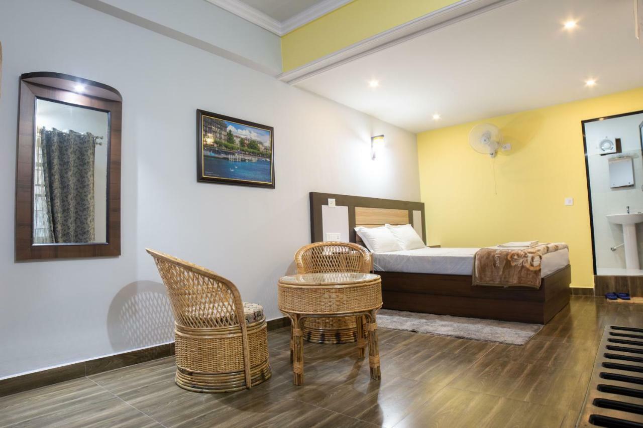 Galaxy Guest House Siddharthanagar Ngoại thất bức ảnh